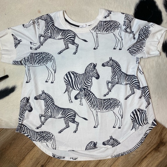 Jane and Delancey Tops - Jane & Delancey Zebra Novelty Black White Pullover T-shirt